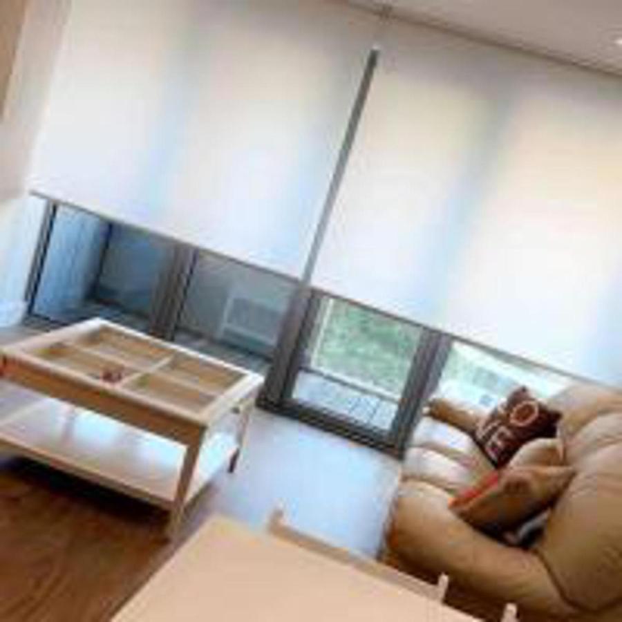 Tee Sweetlux In Canning Town Londen